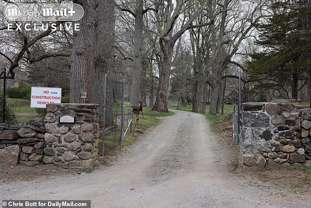 Photos show there's a long, secluded driveway in a heavily wooded area leading to the property, ideal for privacy lovers like Blake and Ryan