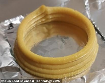 The vegan calamari is made of mung bean protein isolate, powdered light-yellow microalgae, a thickener called gellan gum and canola oil. This paste is 3D printed into rings before being deep-fried