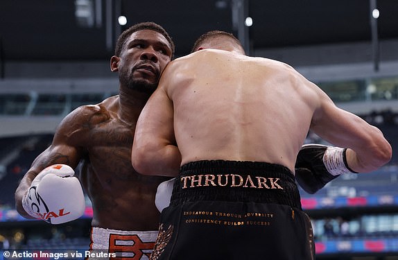 Boxing - Chris Billam-Smith v Brandon Glanton - Tottenham Hotspur Stadium, London, Britain - April 26, 2025 Brandon Glanton in action with Chris Billam-Smith during their cruiserweight fight Action Images via Reuters/Andrew Couldridge