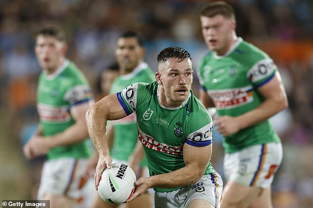 Starling, who has played 116 games for the Raiders after a one-game season with Newcastle, was initially charged over the December 5 fight