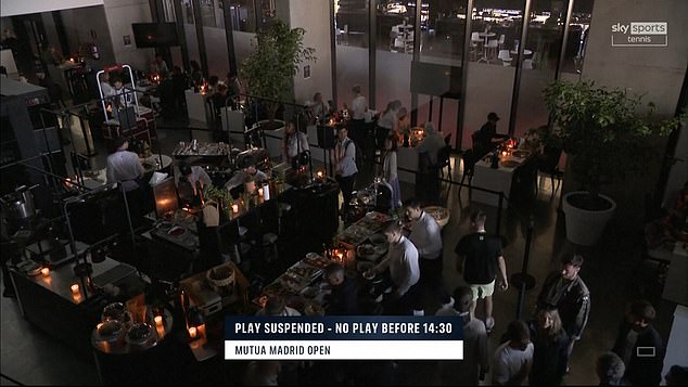 Players were seen dining by candlelight at the tournament following the power outage
