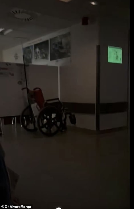 Video shows power briefly turning off at a Spanish hospital before a backup generator kicked in