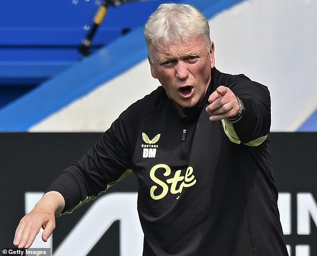 Everton boss David Moyes wants to bring in a new striker and is a fan of Ipswich's Liam Delap