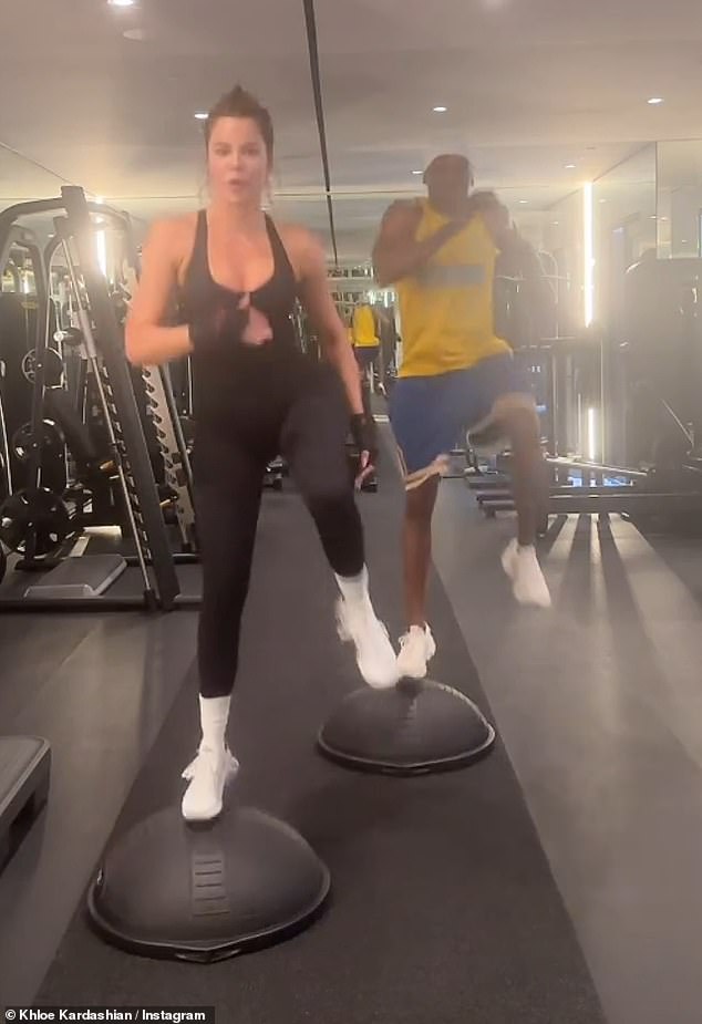 For Khloé, she makes sure to work out four days a week in the gym with her trainer and a fifth day dedicated to a choice of cardio or Pilates