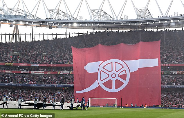 Arsenal displayed a flag ahead of their Champions League semi-final first leg with PSG