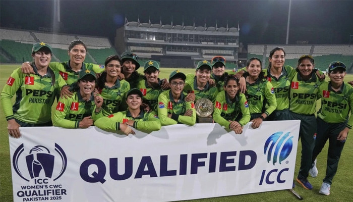 Pakistan womens cricket squad poses for a picture after recent success in the qualifier round at the ICC Womens World Cup. — ICC