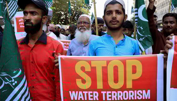 Pakistanis protest in different cities against Indias threats