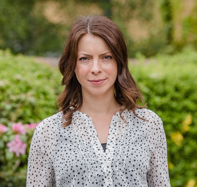 Dr Lisa Williams is a clinical psychologist and founder of The Autism Service
