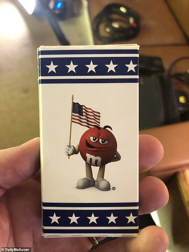 Air Force One provides meals as well as dessert to travelers