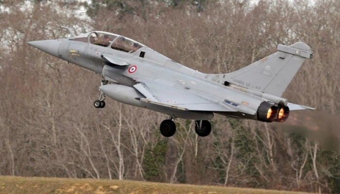 A French Rafale fighter jet flies over the Mont-de-Marsan French Air Force base, Southwestern France, February 10, 2017. — Reuters