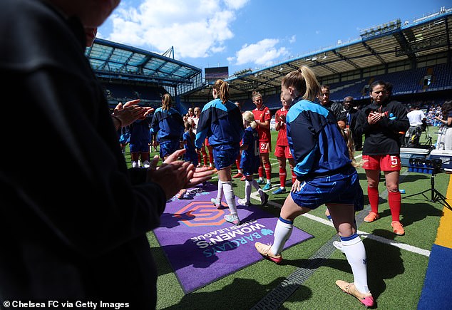 Liverpool gave the champions a guard of honour at Stamford Bridge before kick-off