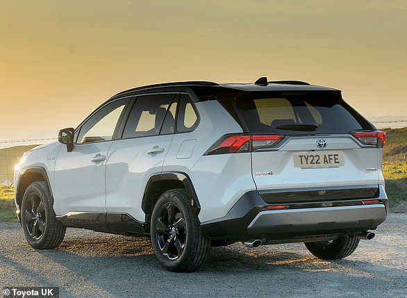 The fifth-generation RAV4 was the first version sold with a PHEV powertrain from 2020.