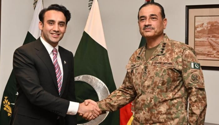 Field Marshal Asim Munir with CEO of the Pakistan Crypto Council Bilal Bin Saqib.