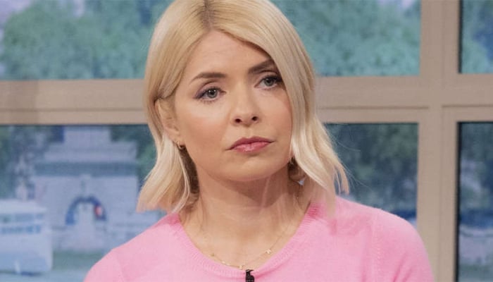 Holly Willoughby wants to Disappear from spotlight amid ongoing fallout