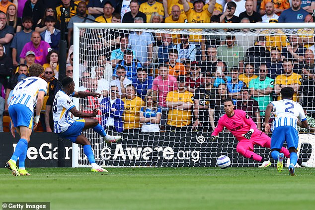 Danny Welbeck opened the scoring in the first half, sending Sa the wrong way from the spot