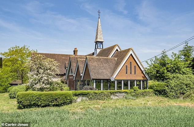 History: Woodlands Chapel dates back to 1889 and has views of the Meon Valley countryside