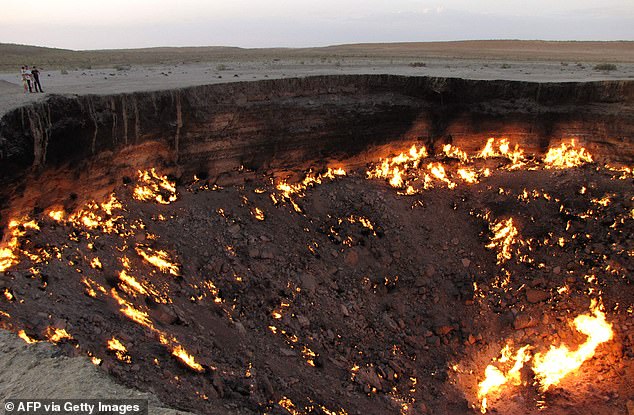 According to officials, the flames are now three times smaller and can only be seen in the local vicinity