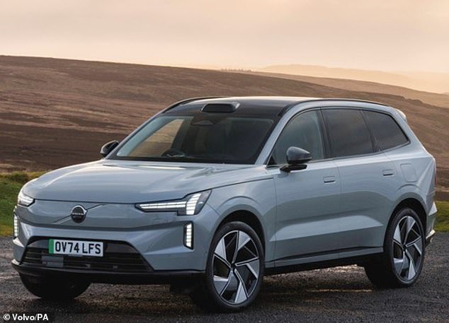 Volvo's new seven-seat EX90 has a quoted kerb weight of 2,780kg for its £90,000 'Twin-Motor' specification. The maximum laden weight is 3,390kg - just 110kg below the previous EV weight limit for full licence holders