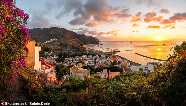 A pre-wildfire alert has been issued for the Canary Islands, just as thousands of Brits prepare to fly to the archipelago
