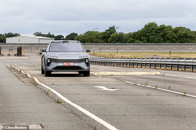 By combining RoadMotion with active suspension, even serious obstacles are barely noticeable