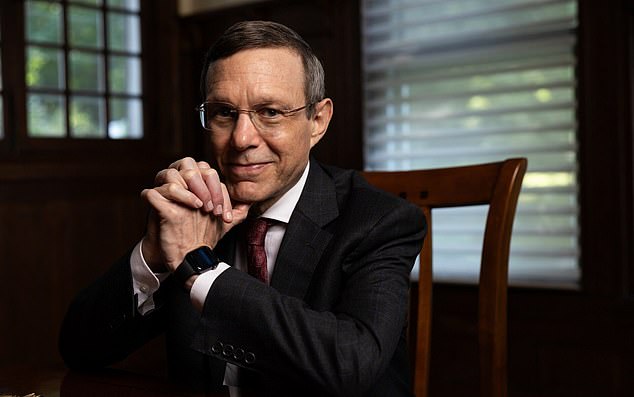 Harvard Professor Avi Loeb published a pre-print study that suggested the object could not be a comet. He believes that it may be an alien probe