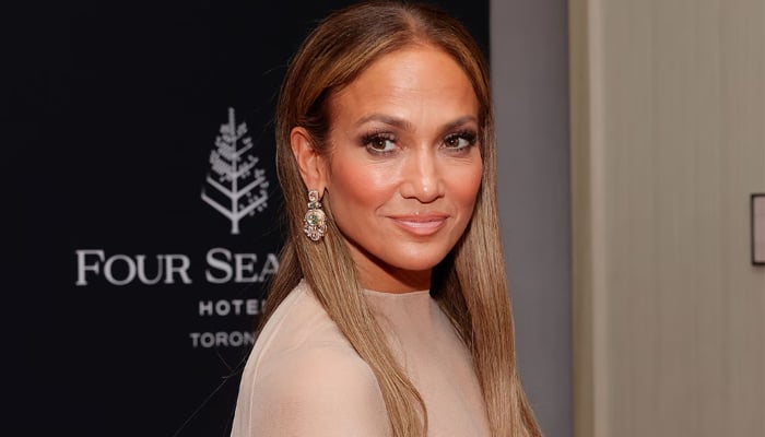 Jennifer Lopez becomes independent artist after ending deal from record label