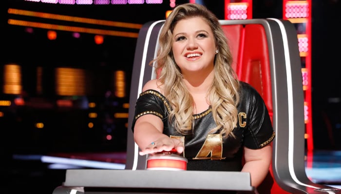 Kelly Clarkson debut new hairstyle with The Voice return