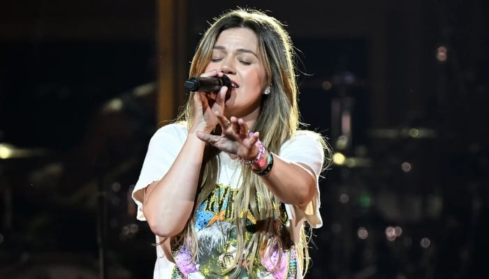 Kelly Clarkson sells stake in her music catalog