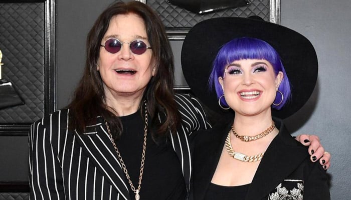Kelly Osbourne cheers on her dad at his last-ever live performance