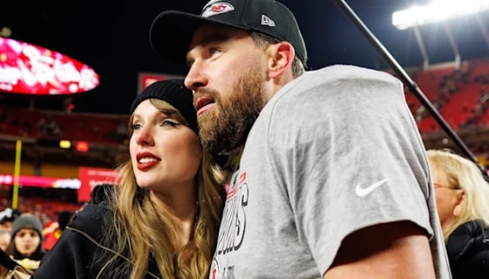 Travis Kelces selfless actions win over Taylor Swifts family