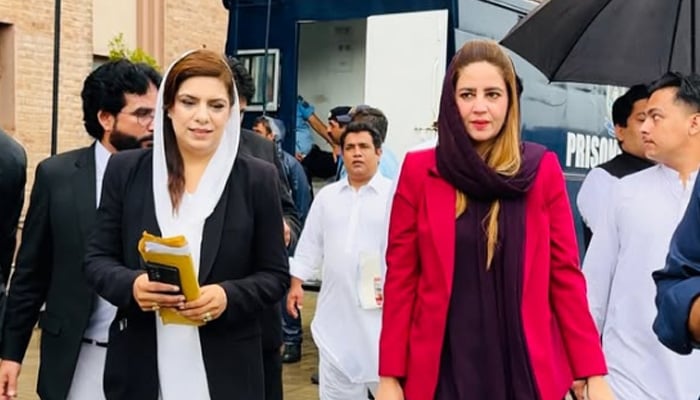 PTI leader Zartaj Gul reaches Islamabad anti-terrorism court. — Instagram/@zartajgullwazir