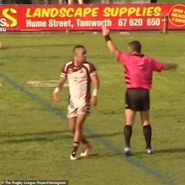 He was stunned when the referee immediately reacted and send him from the field