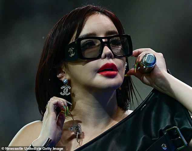 The 41-year-old looked unrecognizable during a performance in August of this year