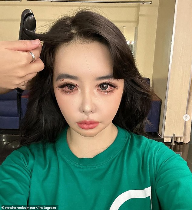 Back in April, Bom horrified her longtime fans after sharing a series of bizarre selfies to social media