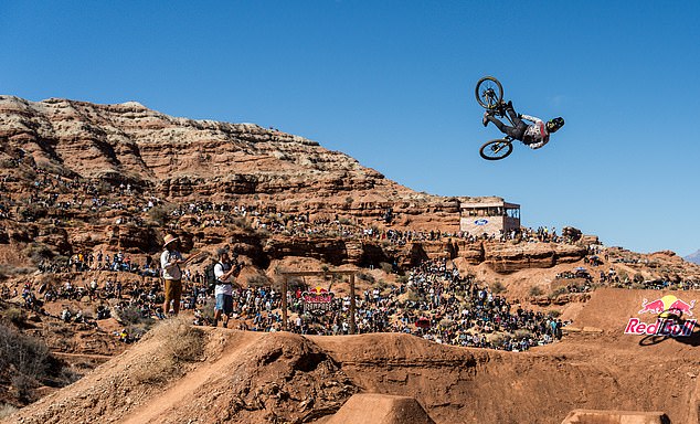 Thousands of fans descended on the Utah desert to catch a gimpse of their favourite male and female riders