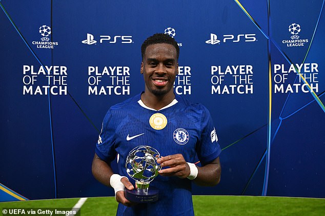 Jamie Gittens fue el MVP en la victoria del Chelsea por 5-1 ante el Ajax, en la Liga de Campeones