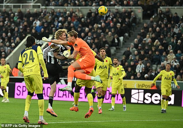 Nick Woltemade beats Tottenham goalkeeper Antonin Kinsky to head home for 2-0