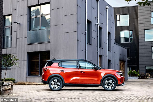 Frontera Electric: The smaller 44kWh battery option is capable of jumping from 20 to 80 per cent capacity in 26 minutes using a rapid 100kW public charger - the bigger 54kW Extended Range taking 28 minutes