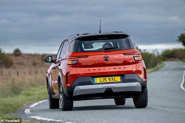 The Frontera Electric certainly feels the more grounded and surefooted of the two when cornering, likely a result of it being anchored by the heavier batteries in the chassis floor