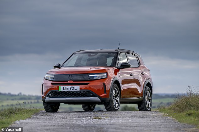Rather than large-capacity gas-guzzling petrol and diesel engines like those powering the original Frontera, the 2025 car is significantly greener, with the choice of two three-cylinder 1.2-litre hybrids of varying power and an EV with two battery sizes