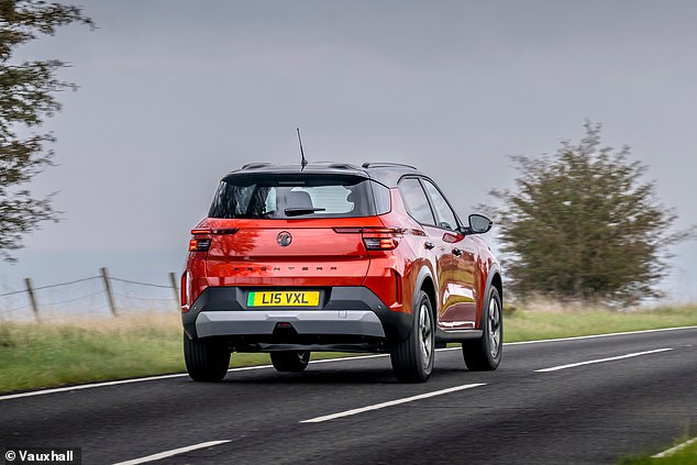Even the Frontera Electric could be quieter, though. Wind noise buffeting off the wing mirrors and through the side windows can be heard inside the cabin