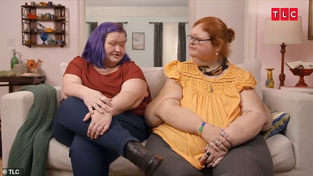 Since late 2022, Tammy has shed 500 pounds following bariatric surgery, later completing skin removal procedures — and she looked incredible standing alongside her sister on such a magical night