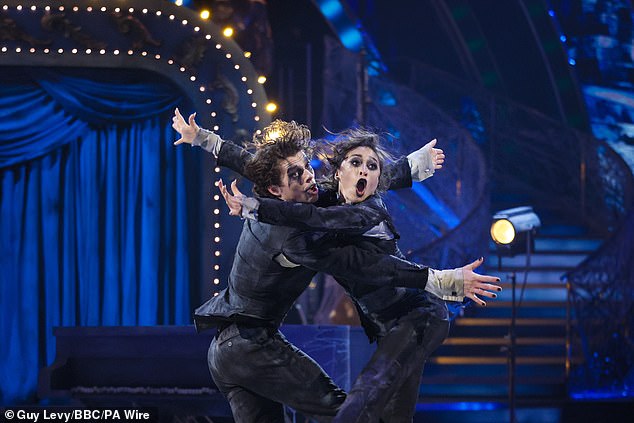 Leaving Motsi on her feet, Craig deemed the performance 'Spooktacular' while Motsi added it was 'out of this world'