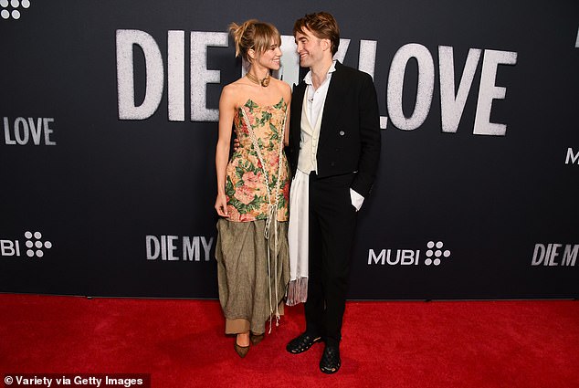 The two shared a loved-up glance