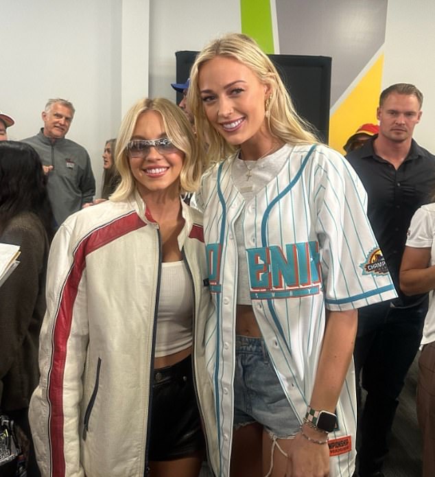 Sweeney poses for a photopgraph alongside WNBA star Sophie Cunningham