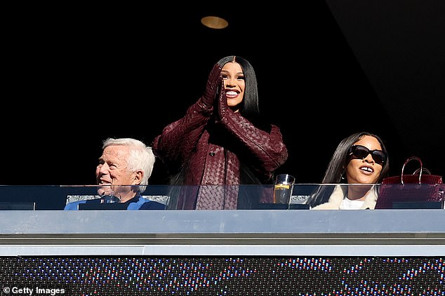 The rapper had a seat alongside Patriots owner Robert Kraft for win over Atlanta Falcons