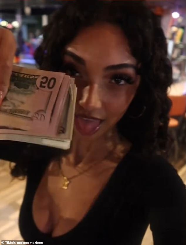 Marie recommended others apply to the chain while showing off her cash