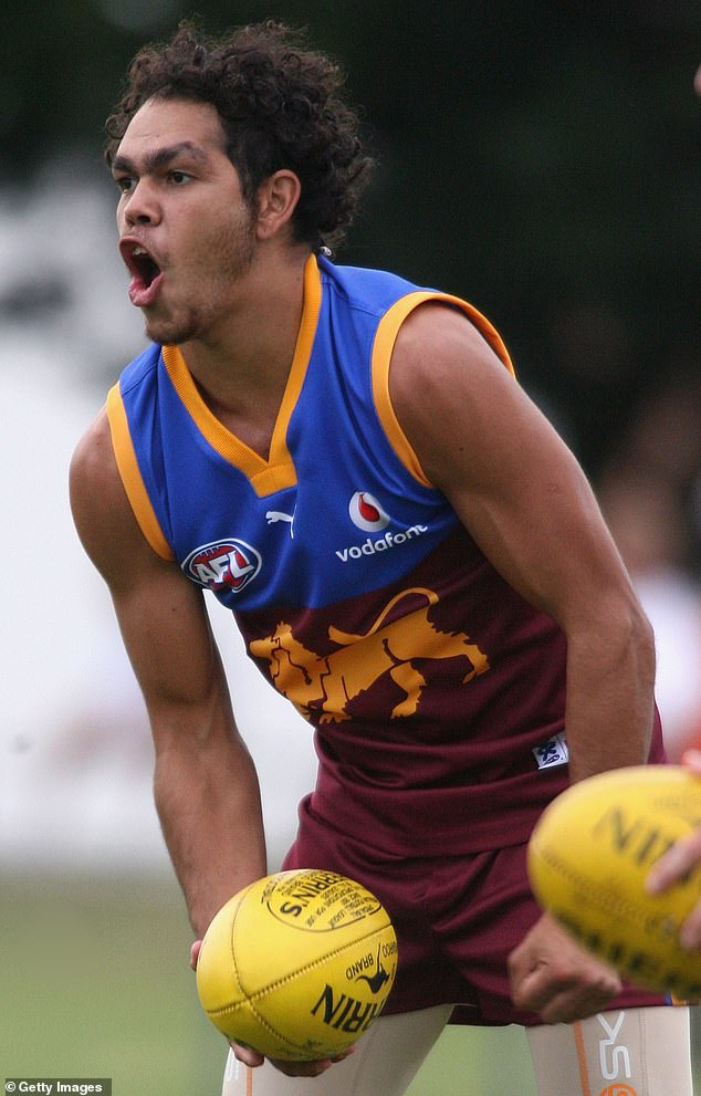 Hooper enjoyed a four-year career in footy¿s top-flight, leaving Brisbane in 2009, before joining up with Hawthorn
