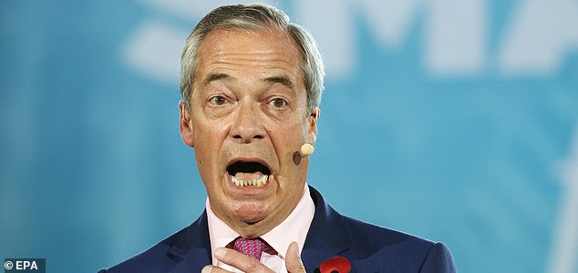 epa12515960 Reform UK leader Nigel Farage delivers a speech on small businesses in central London, Britain, 10 November 2025.  EPA/ANDY RAIN