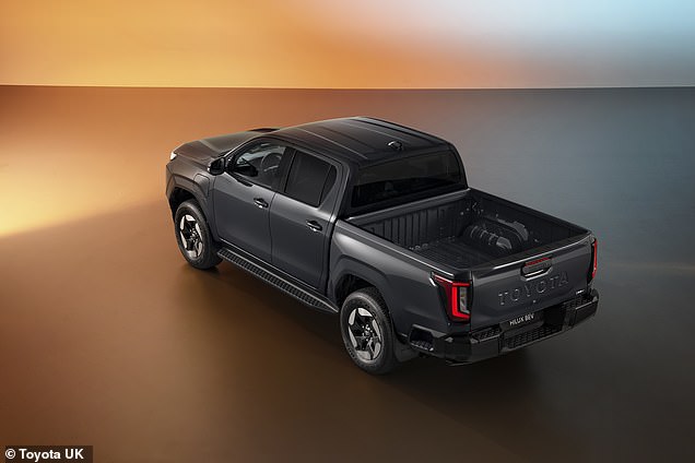 ‹ Slide me ›

In this more conventional diesel guise, the new Hilux will be able to carry up to one tonne in its bed and tow braked trailers up to 3,500kg in weight